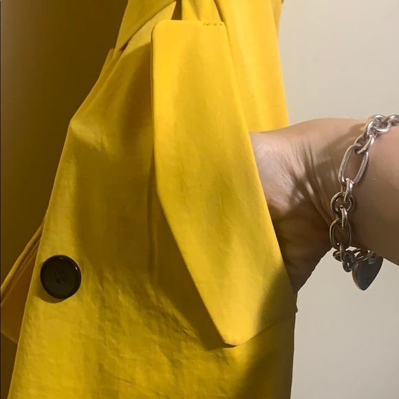 NWOT Gorgeous Long Trench Coat Yellow Vestπππ - Picture 10 of 11